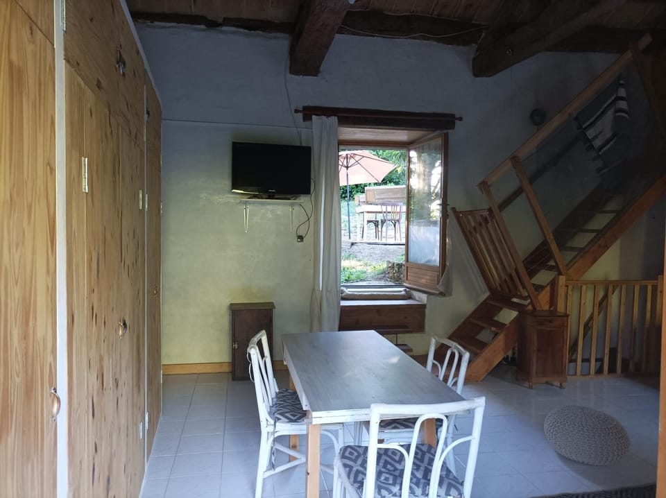 Communal lounge/ TV room, TV and multimedia, Dining area