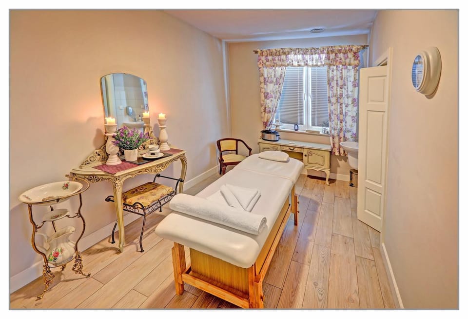 Massage, Spa and wellness centre/facilities