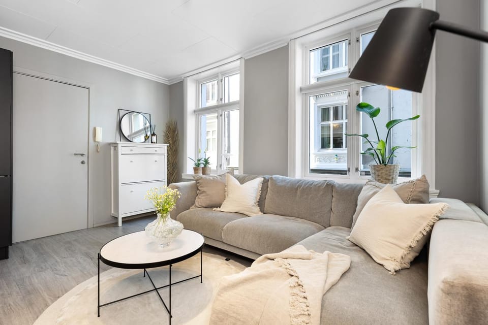 Charming Apartment, Walk to Everything in Bergen Apartment in Bergen