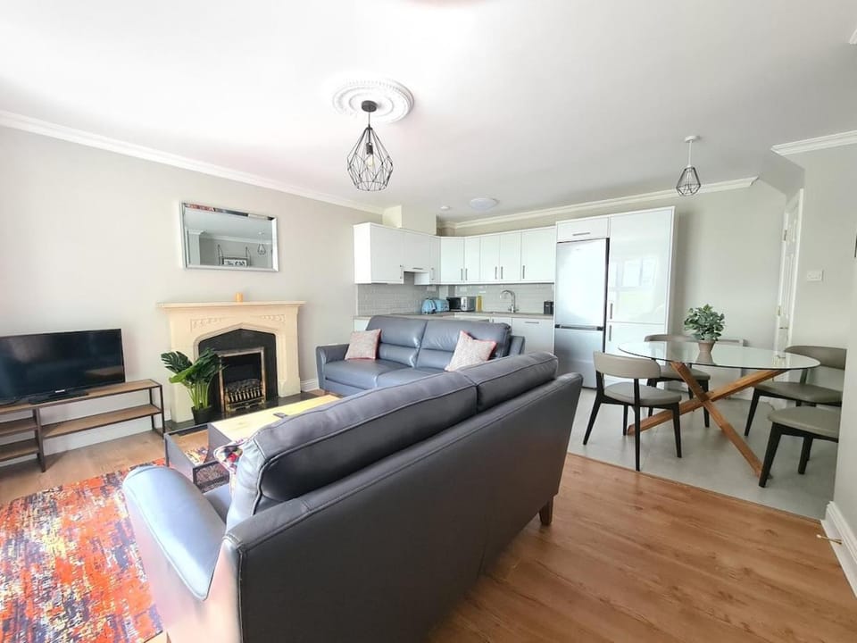Large 5 bedroom, Galway city Centre Apartment in Galway