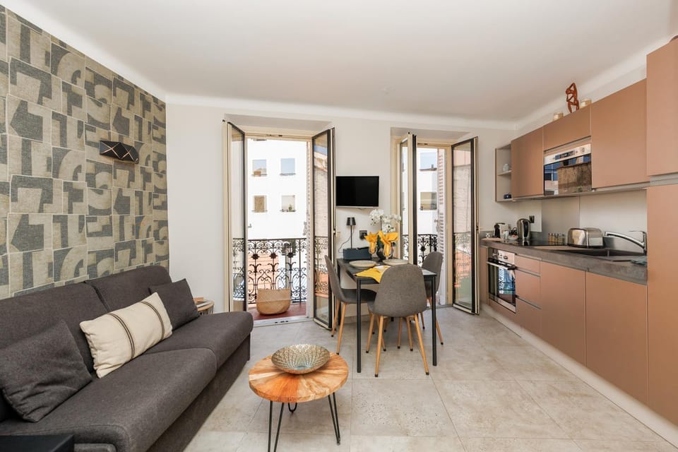 Living room, Seating area, oven, pet friendly, stove