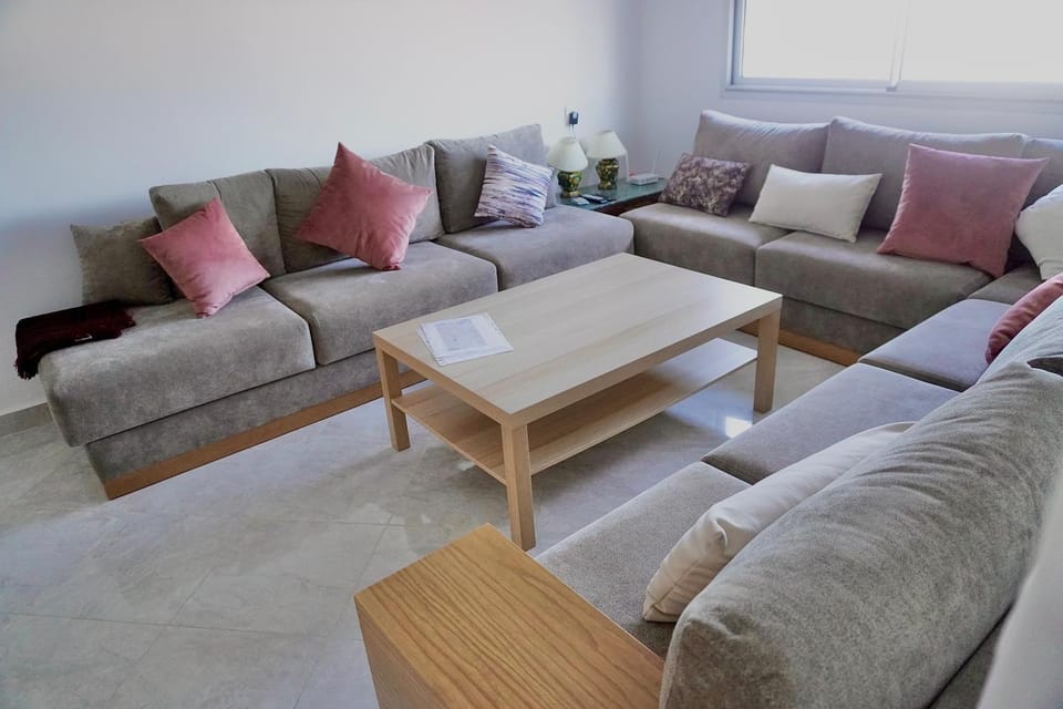 Living room, internet