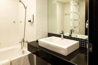 Bathroom, Bath