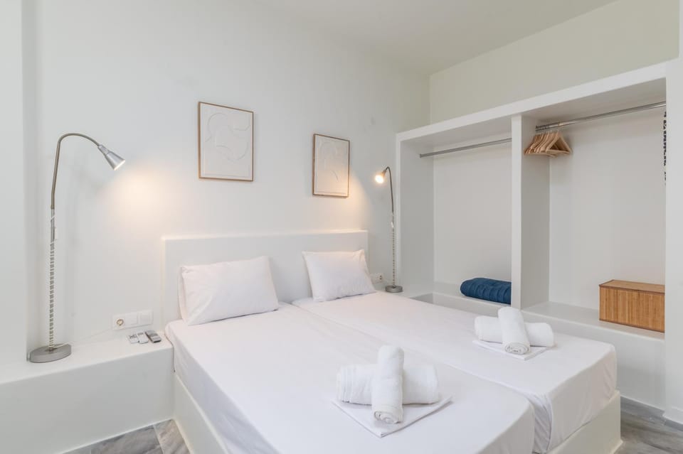 Living room, Bedroom