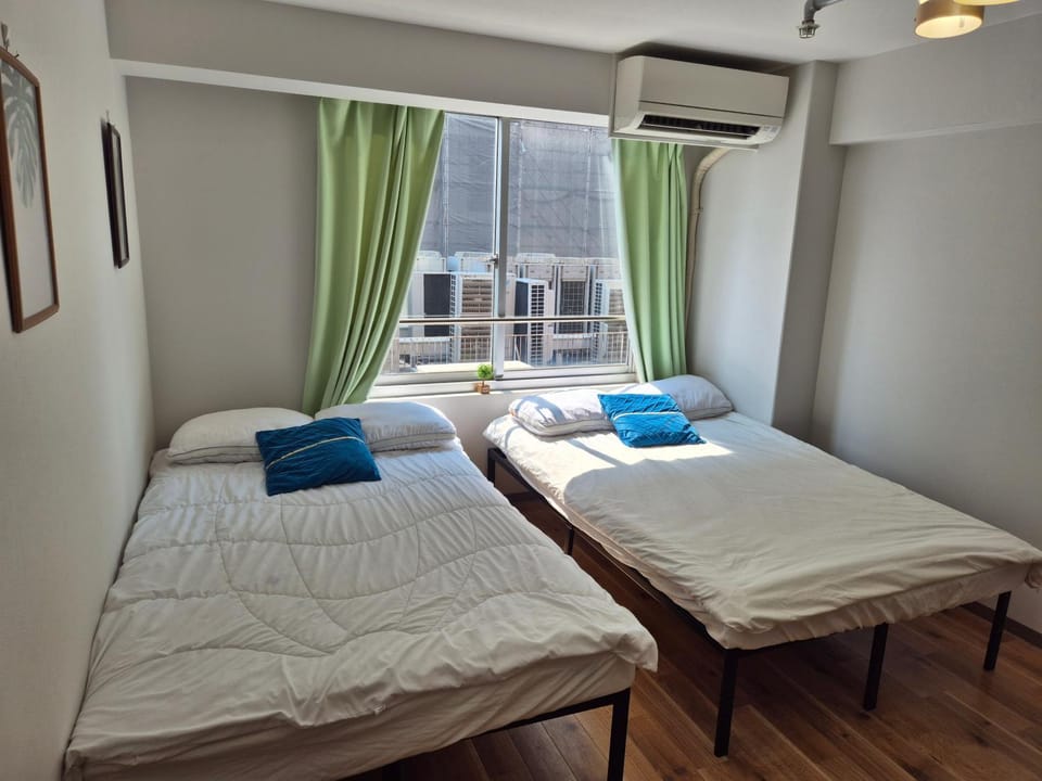 Imperial Honmachi Modern Apartment 3min Walk from Station Apartment in Osaka