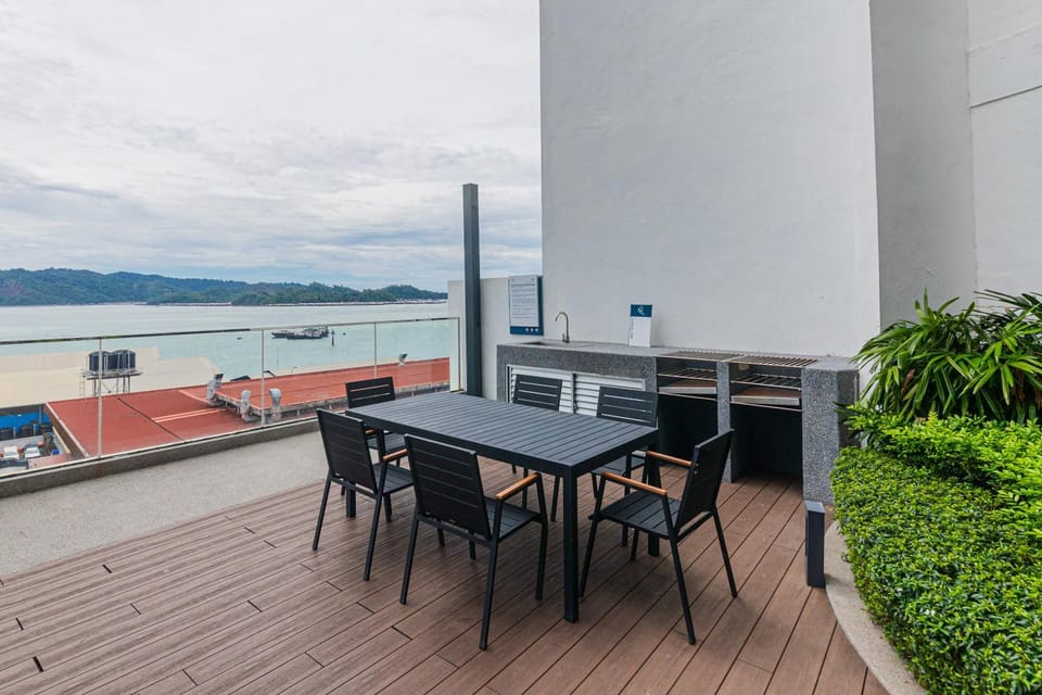 Holiday Suites Seaview at The Shore Kota Kinabalu Apartment in Kota Kinabalu