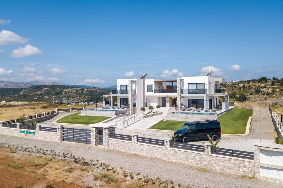 Property building, Day, Natural landscape, Pool view, Swimming pool, Parking