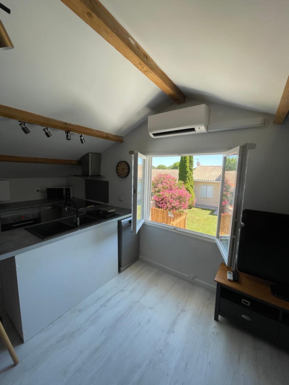 Appartement cosy avec terrasse Apartment in Pessac