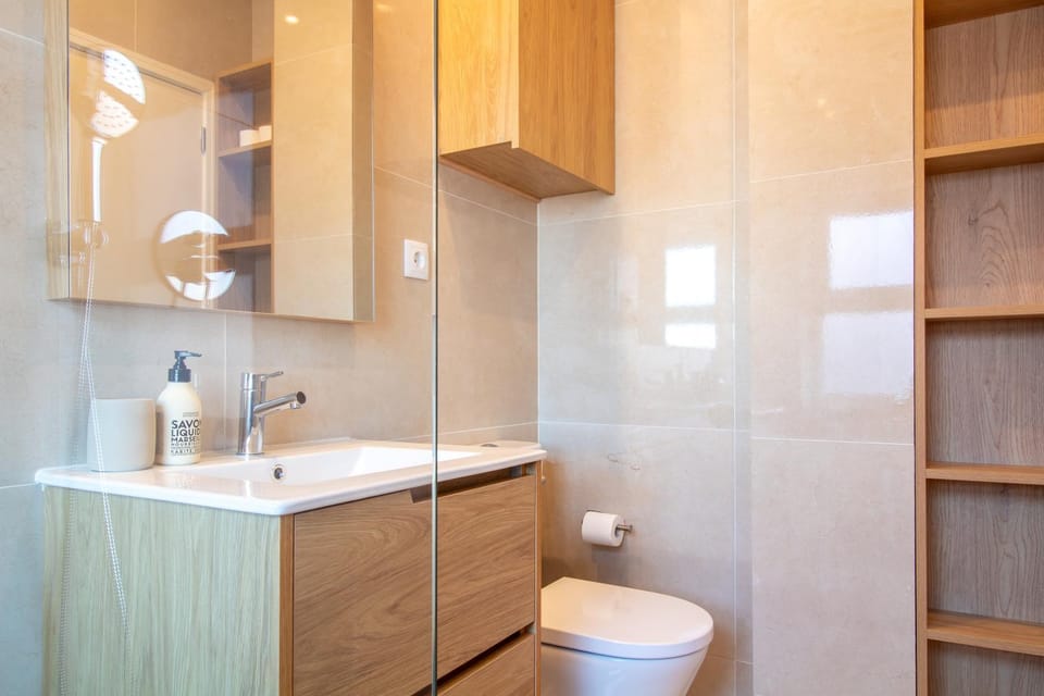 Cozy 1BR Beachside Apartment by LovelyStay Apartment in Porto