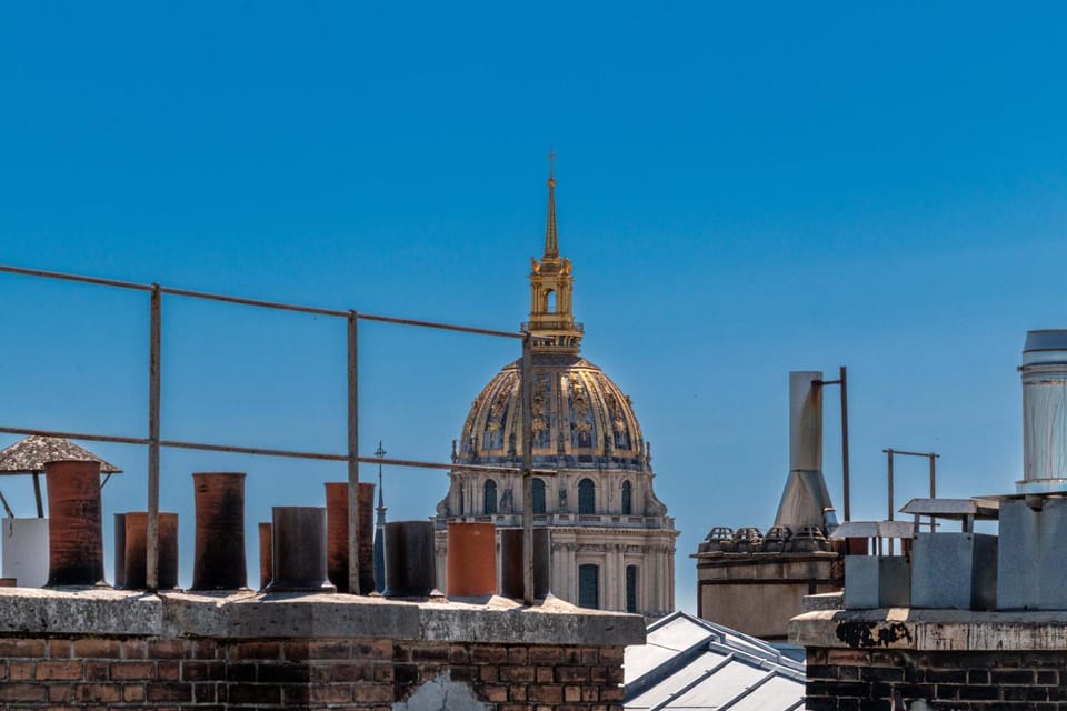 Duplex lumineux avec vue Tour Eiffel - Paris 7e Bed and Breakfast in Paris