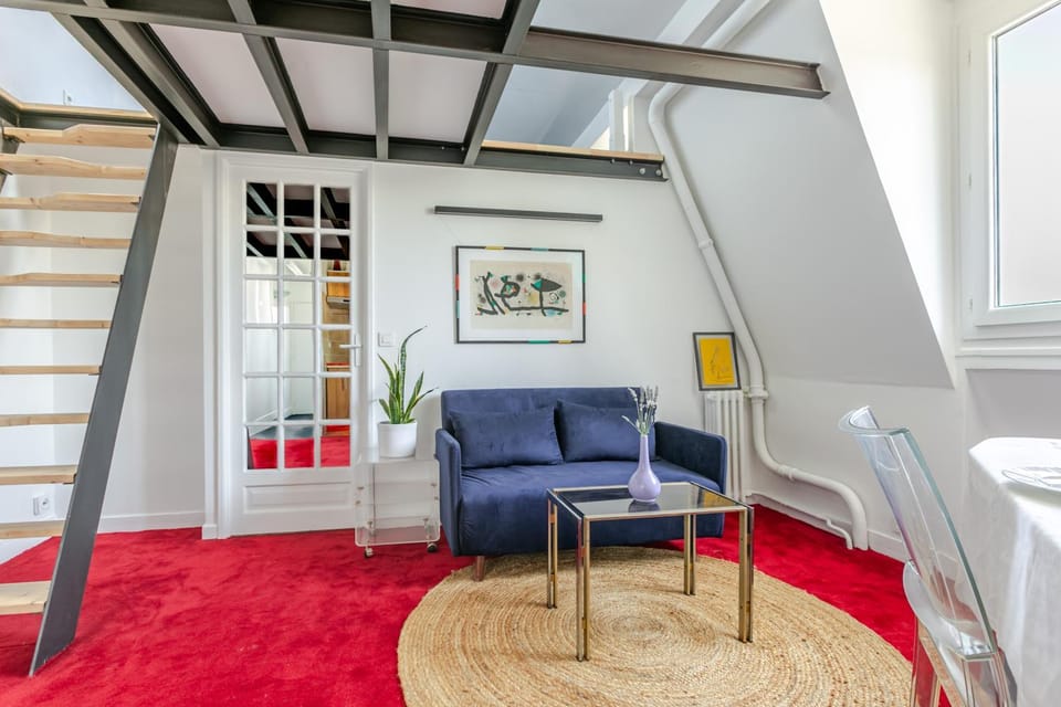 Duplex lumineux avec vue Tour Eiffel - Paris 7e Bed and Breakfast in Paris