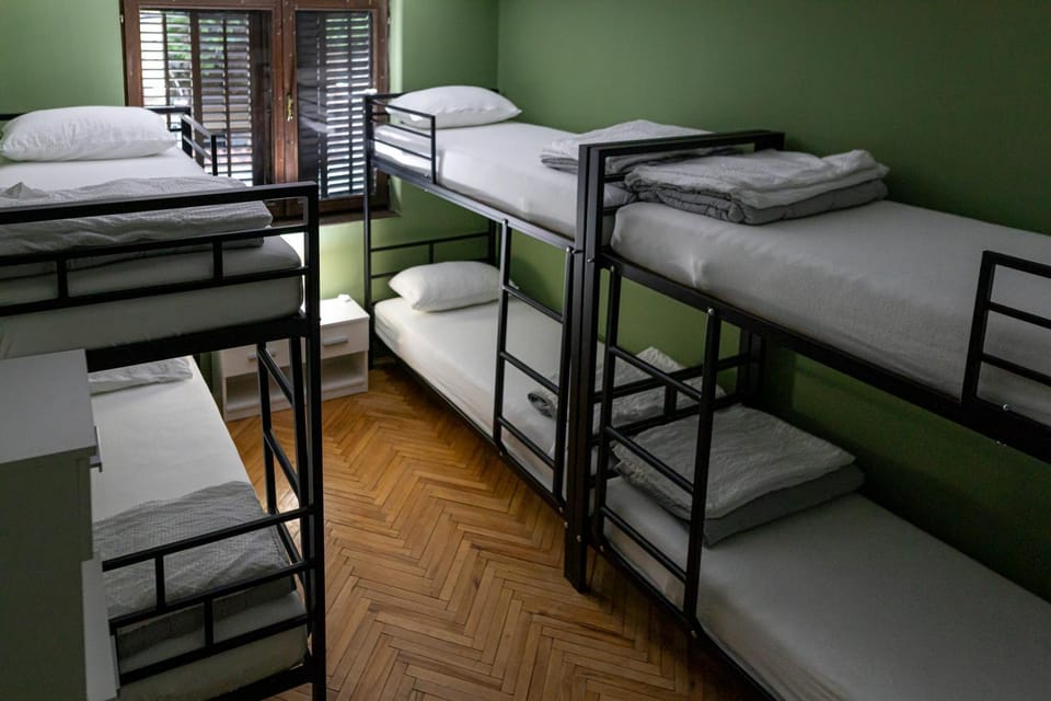 Bed, Photo of the whole room, bunk bed