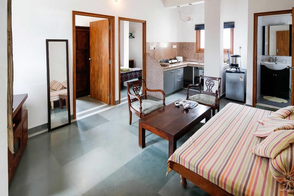 Kitchen or kitchenette, Living room