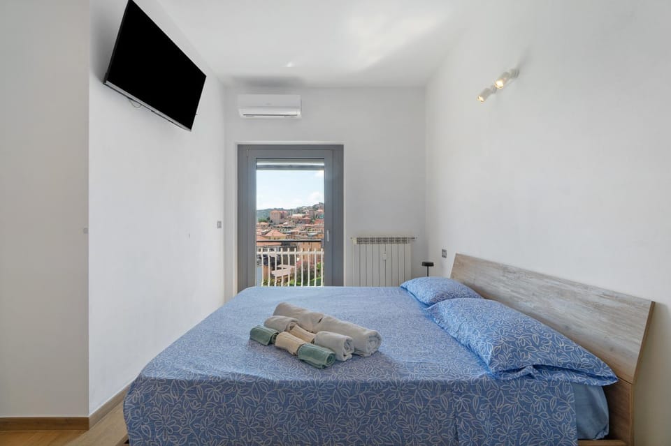 Living room, Bedroom