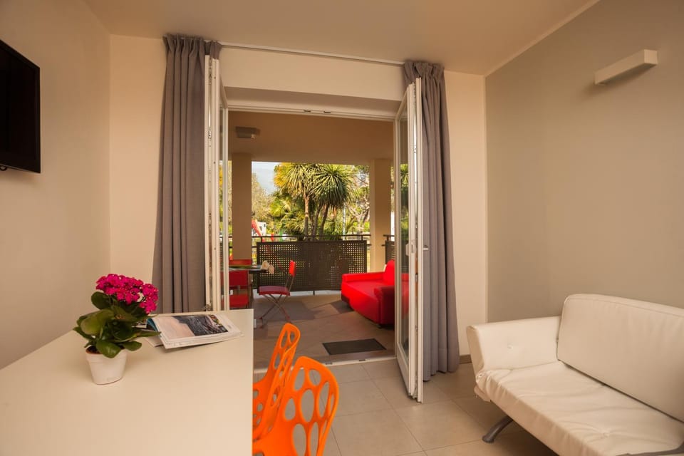 TV and multimedia, View (from property/room), Balcony/Terrace, Living room, Photo of the whole room, air conditioner