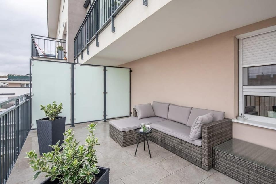Penthouse - NEW - Modern & Quiet Apartment in Budapest