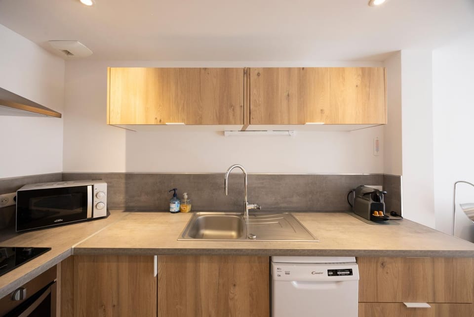 Kitchen or kitchenette, Living room