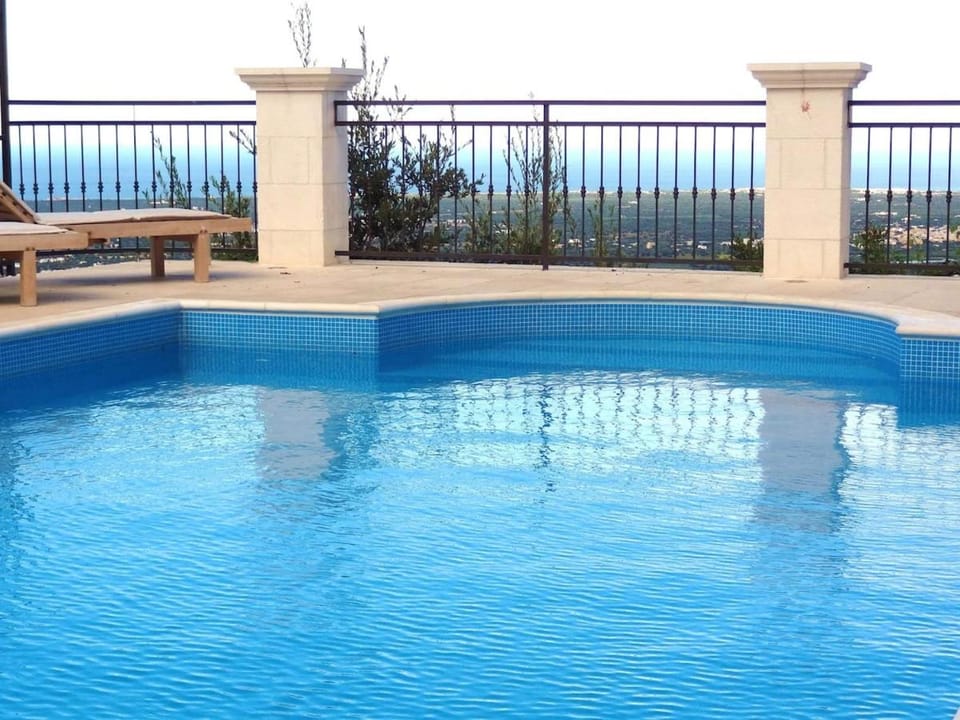Luxury 3 Bed Villa Heated Pool Sea Views Aircon, Fast Wifi Villa in Province of Taranto
