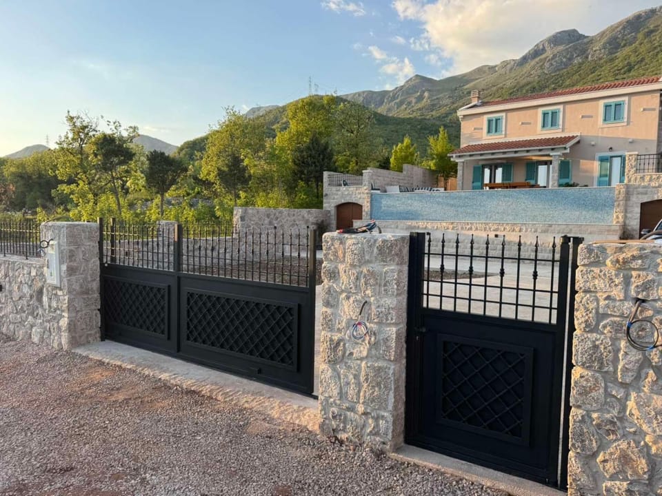 Villa Maluso Villa in Budva Municipality