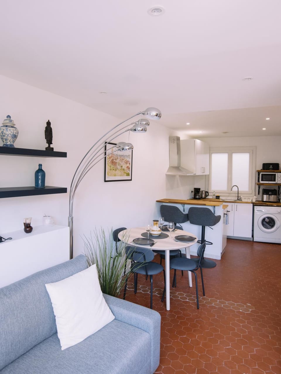 Dining area, kitchen