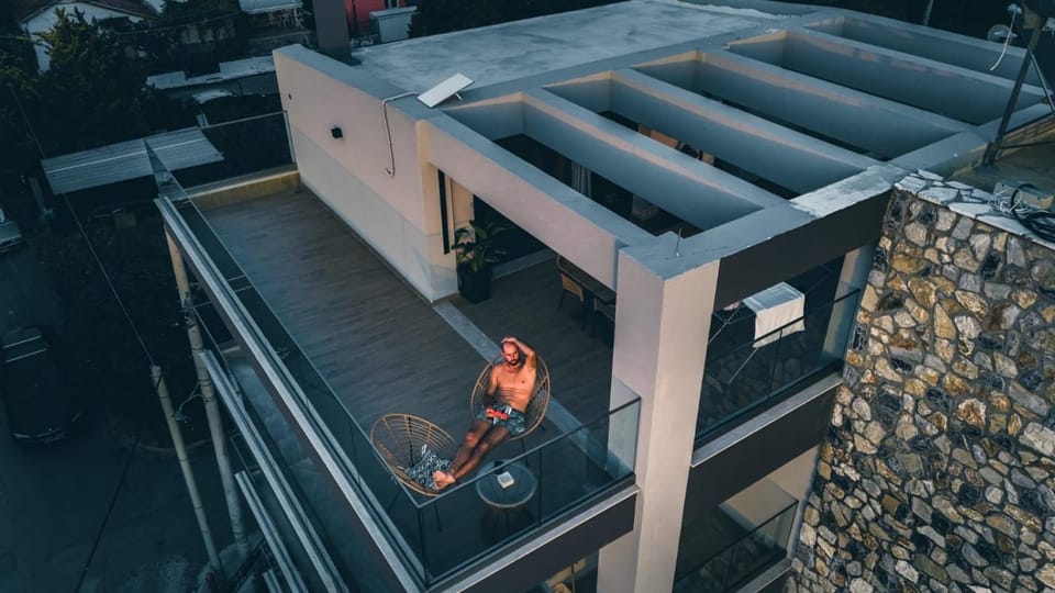 Property building, View (from property/room), Balcony/Terrace