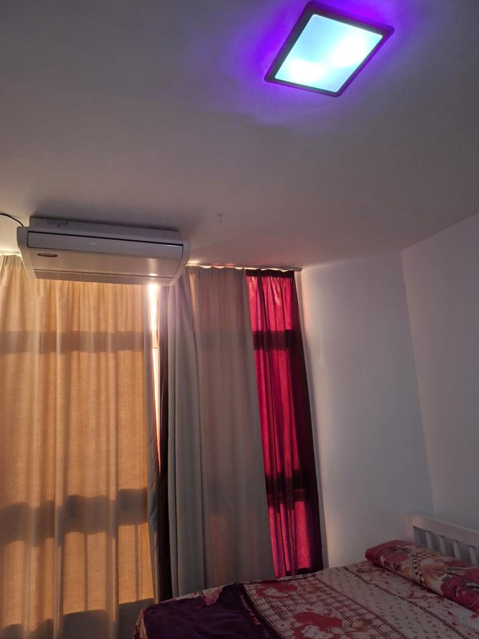 Bed, Bedroom, air conditioner