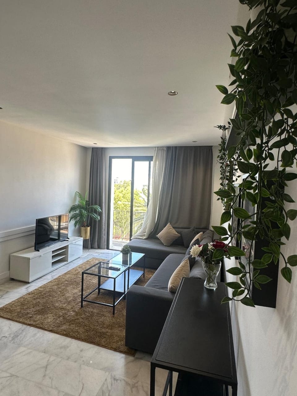 Charming Studio in Oasis Apartment in Casablanca