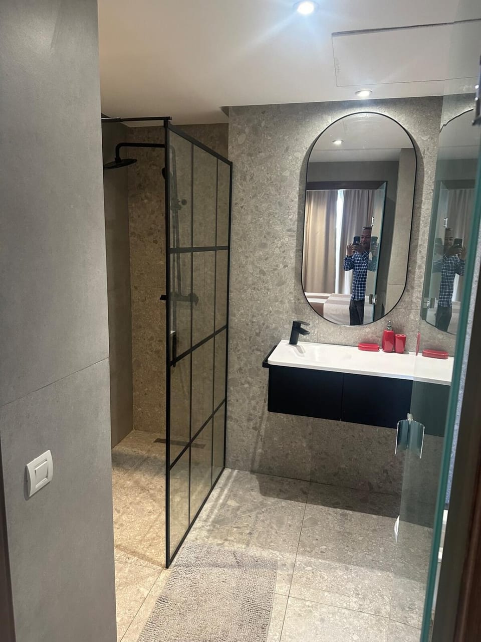 Shower, towels