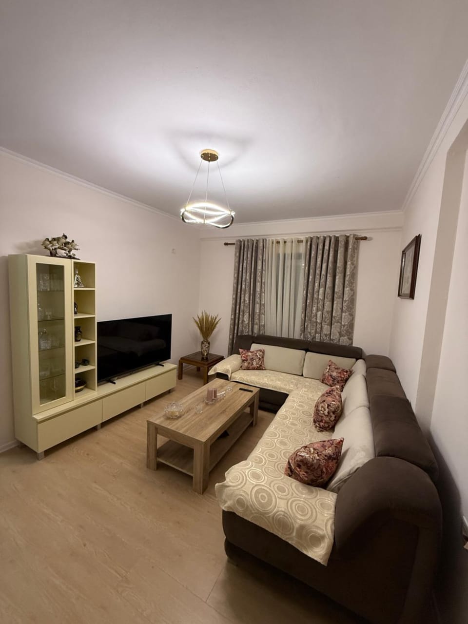 Communal lounge/ TV room, TV and multimedia, Seating area, Bedroom