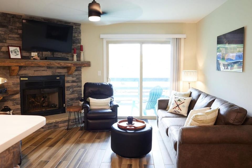 Summit View- Slopeside Luxury Timberline Mountain Apartment in Dry Fork