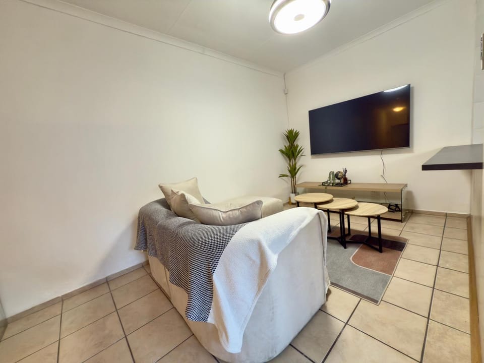 16 On Snoopy Bed and Breakfast in South Africa