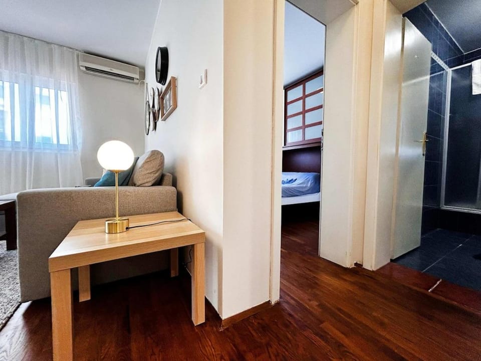 Bed, Living room