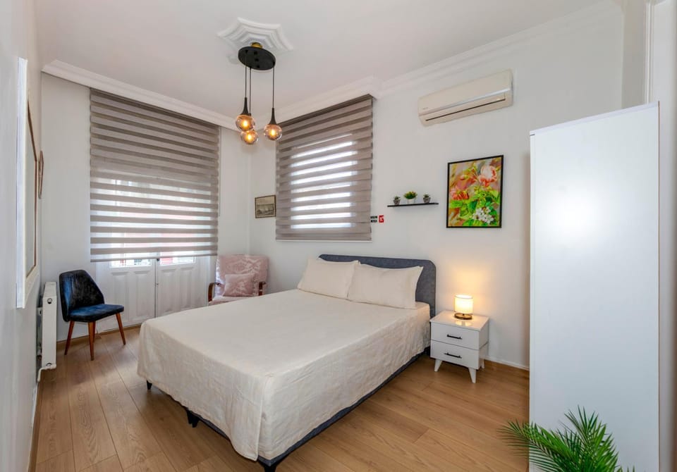 Bed, Bedroom, wardrobe, air conditioner