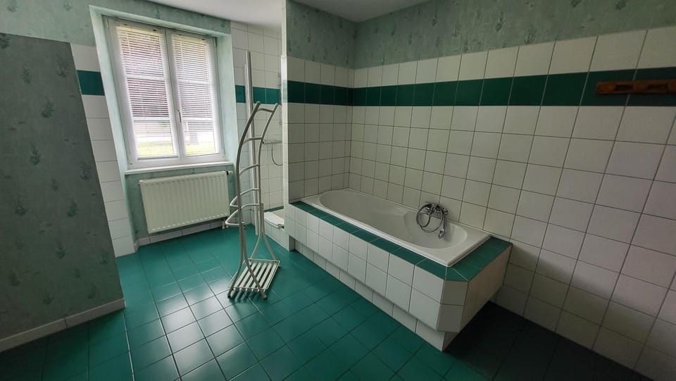 Bathroom, Bath