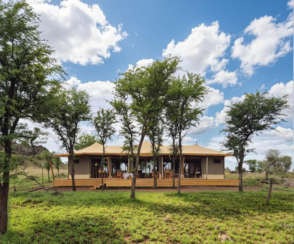 Property building, Restaurant/places to eat, Restaurant/places to eat, Garden view