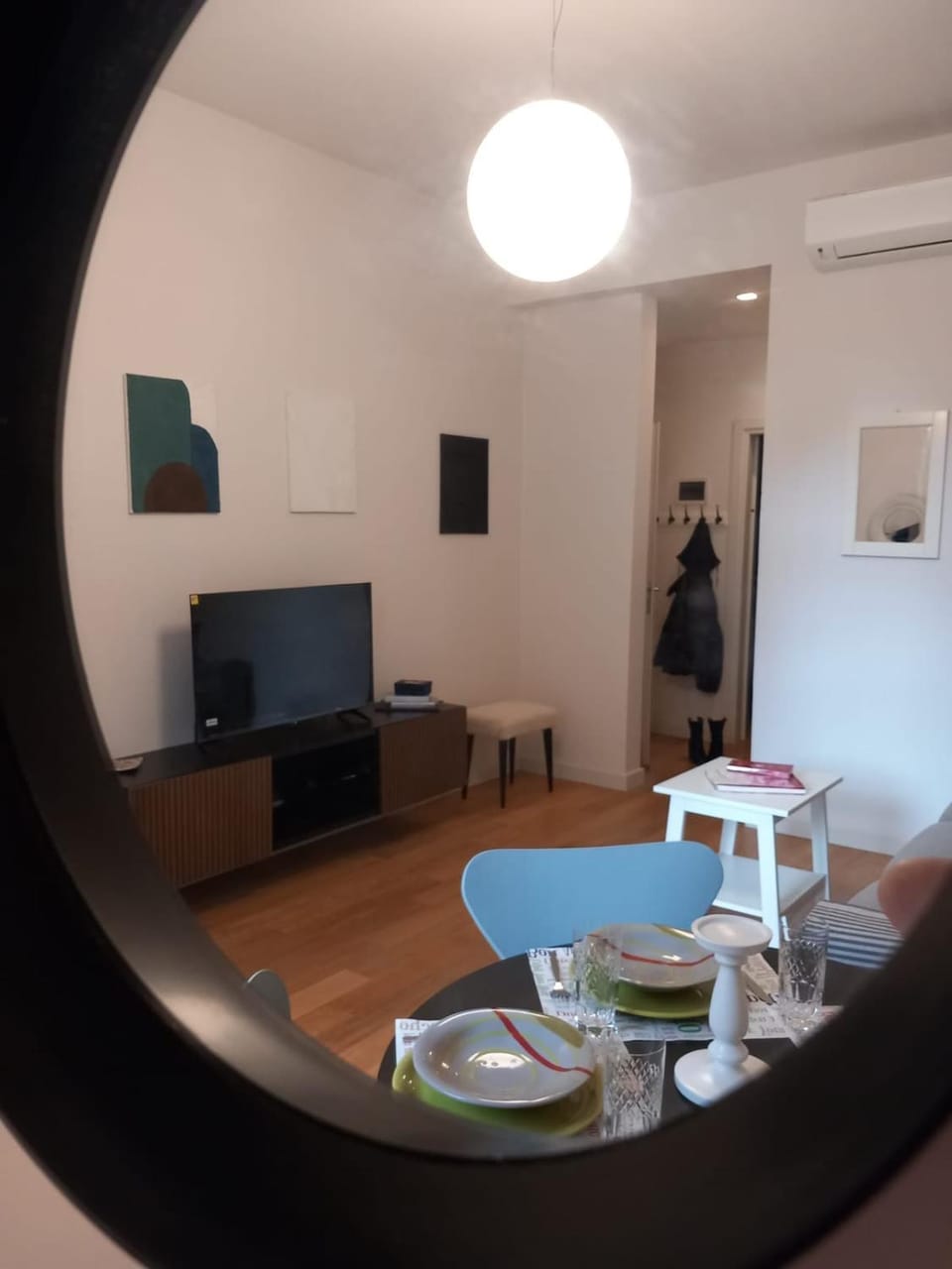TV and multimedia, Living room, Dining area