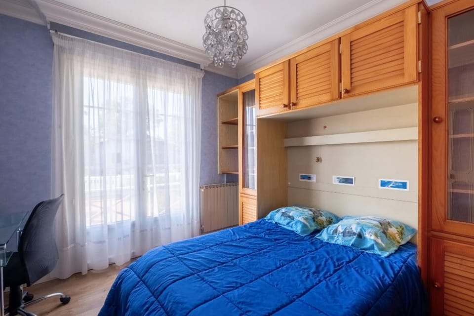 Large house with pool near beach House in Gujan-Mestras