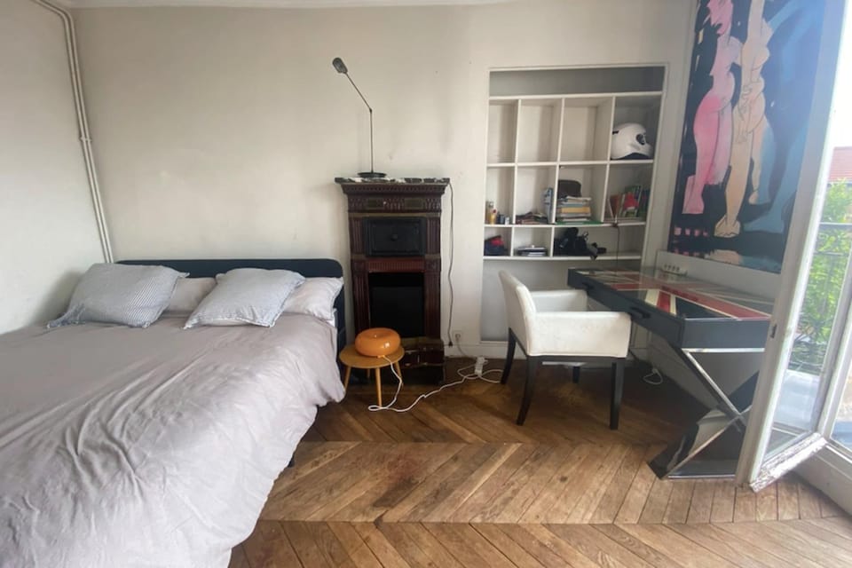 Apartment with balcony Eiffel Tower view Apartment in Paris