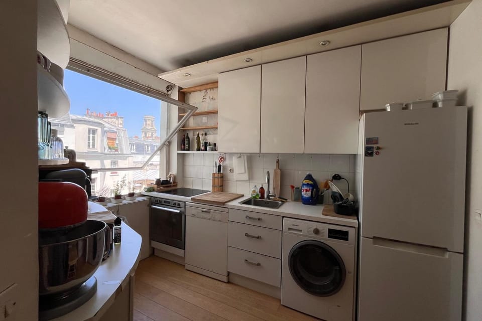 Apartment with balcony Eiffel Tower view Apartment in Paris