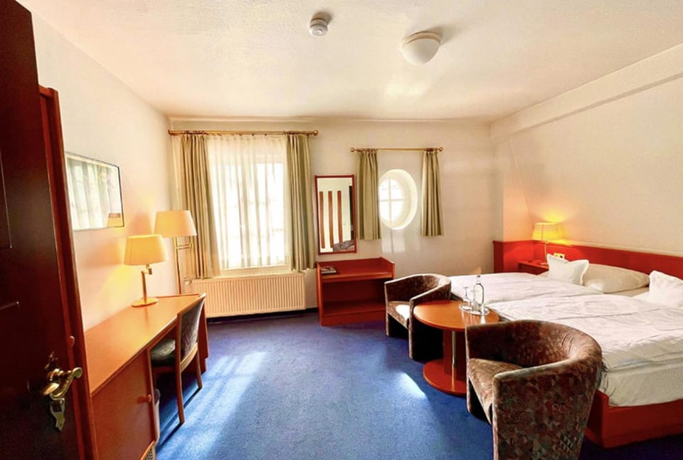 Bed, Photo of the whole room