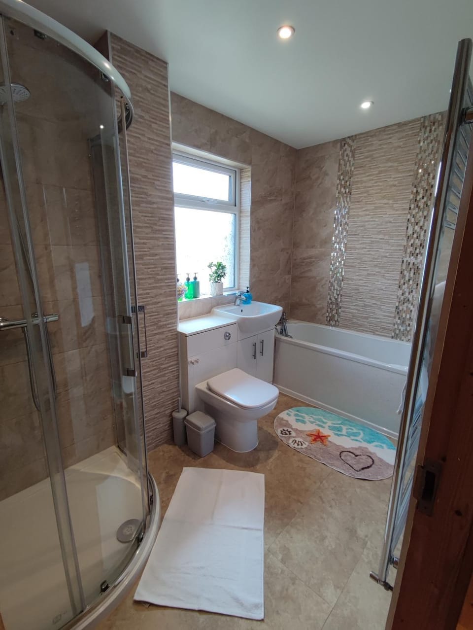 Shower, Toilet, Bathroom, Bath