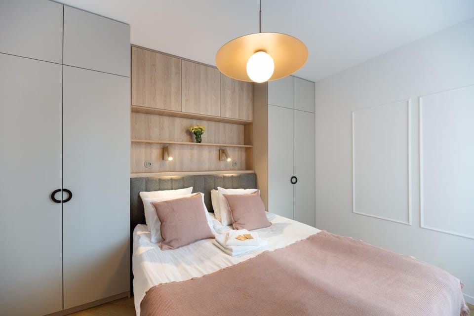 Bed, Decorative detail, Bedroom