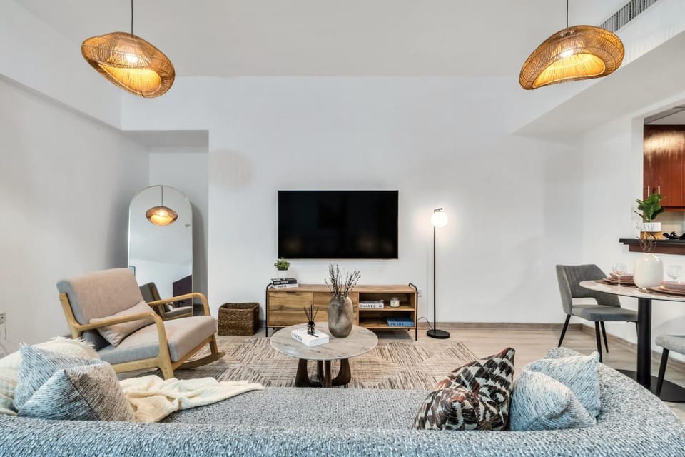 Modern & Spacious Studio in JBR Apartment in Dubai