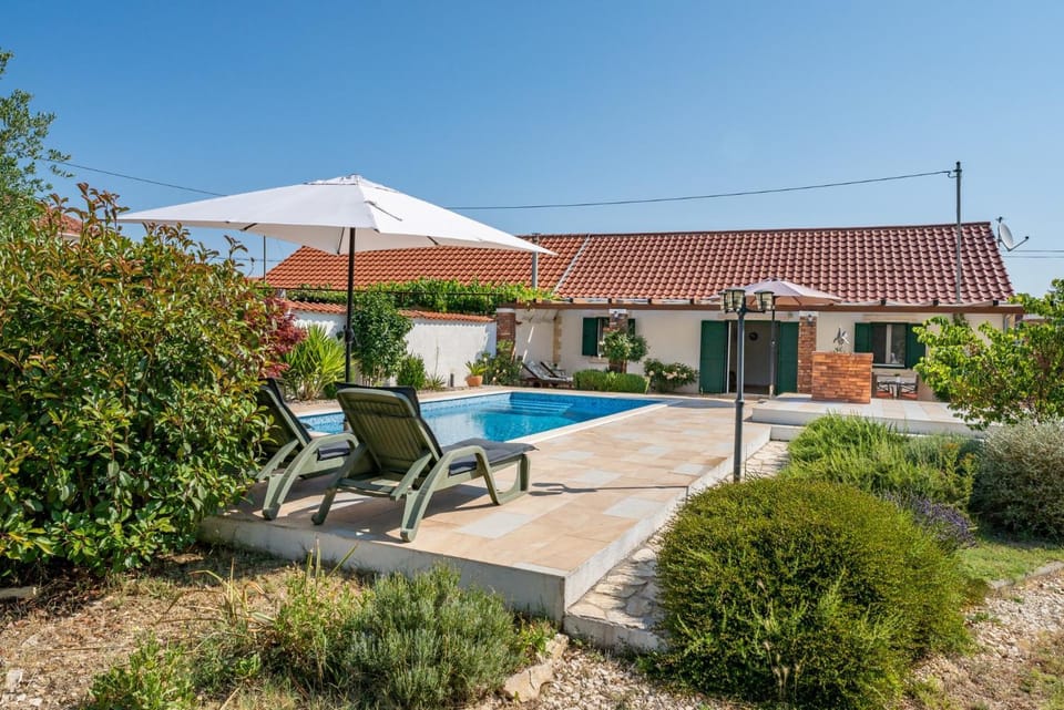 Haus Zdravko in Prkos - Haus für 4 Personen House in Zadar County