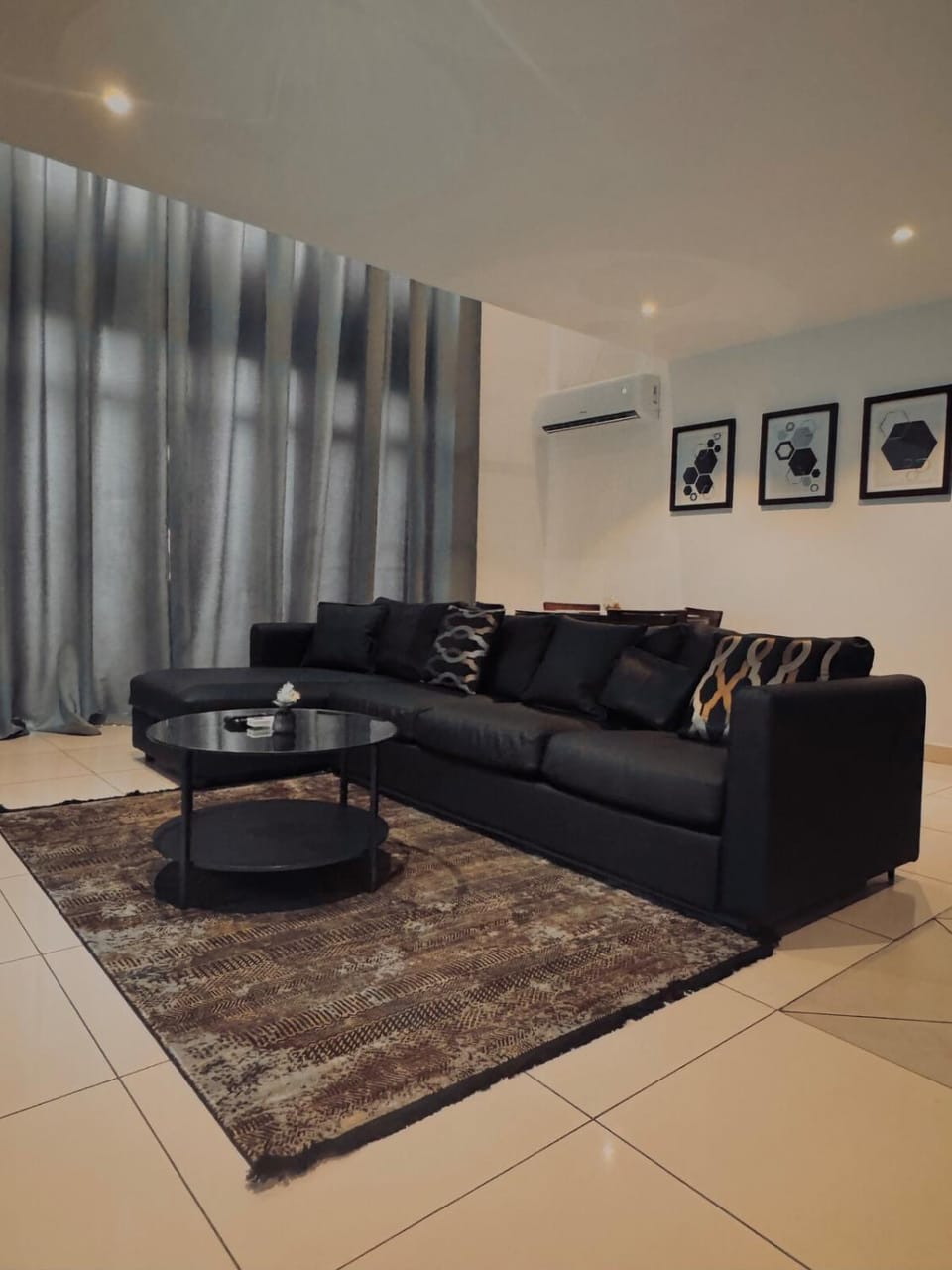 Living room, Seating area