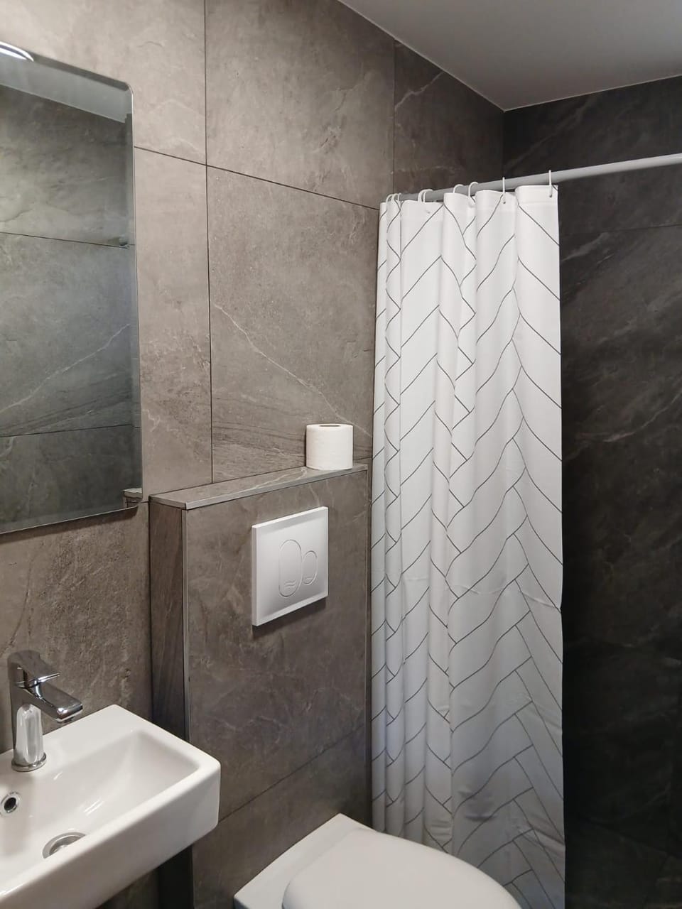 Shower, Bathroom, towels