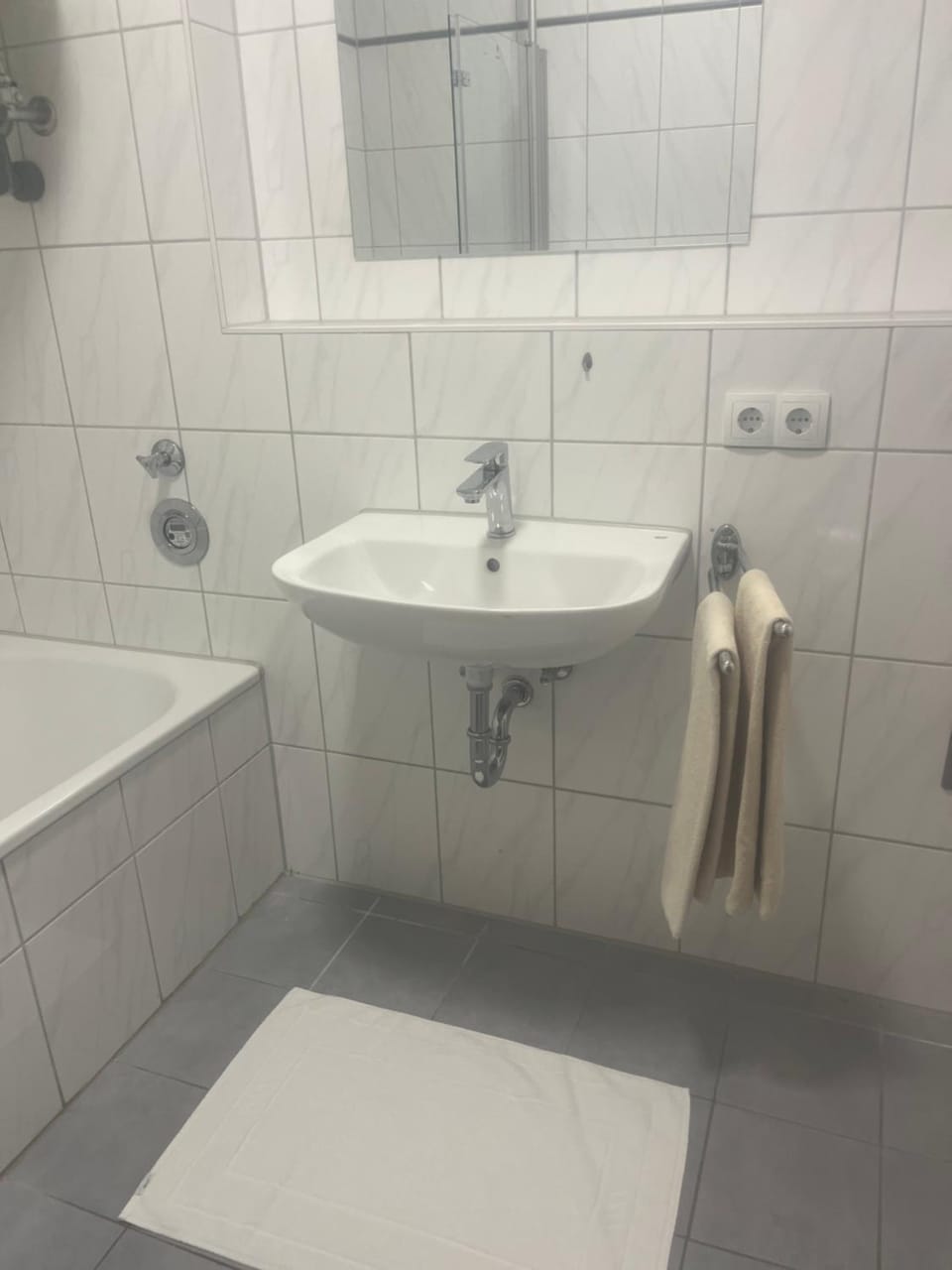 Shower, Bathroom, Bath, towels