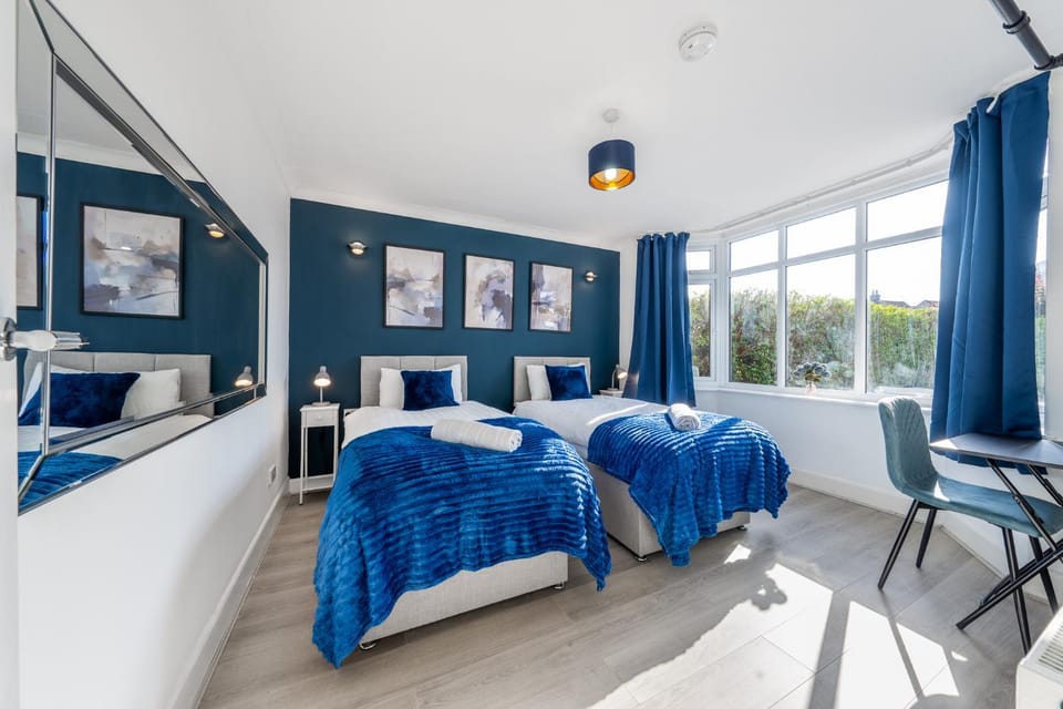 Free parking - 6 Bedroom Home Apartment in Colchester