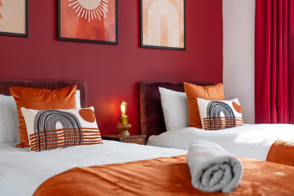 Free parking - 6 Bedroom Home Apartment in Colchester