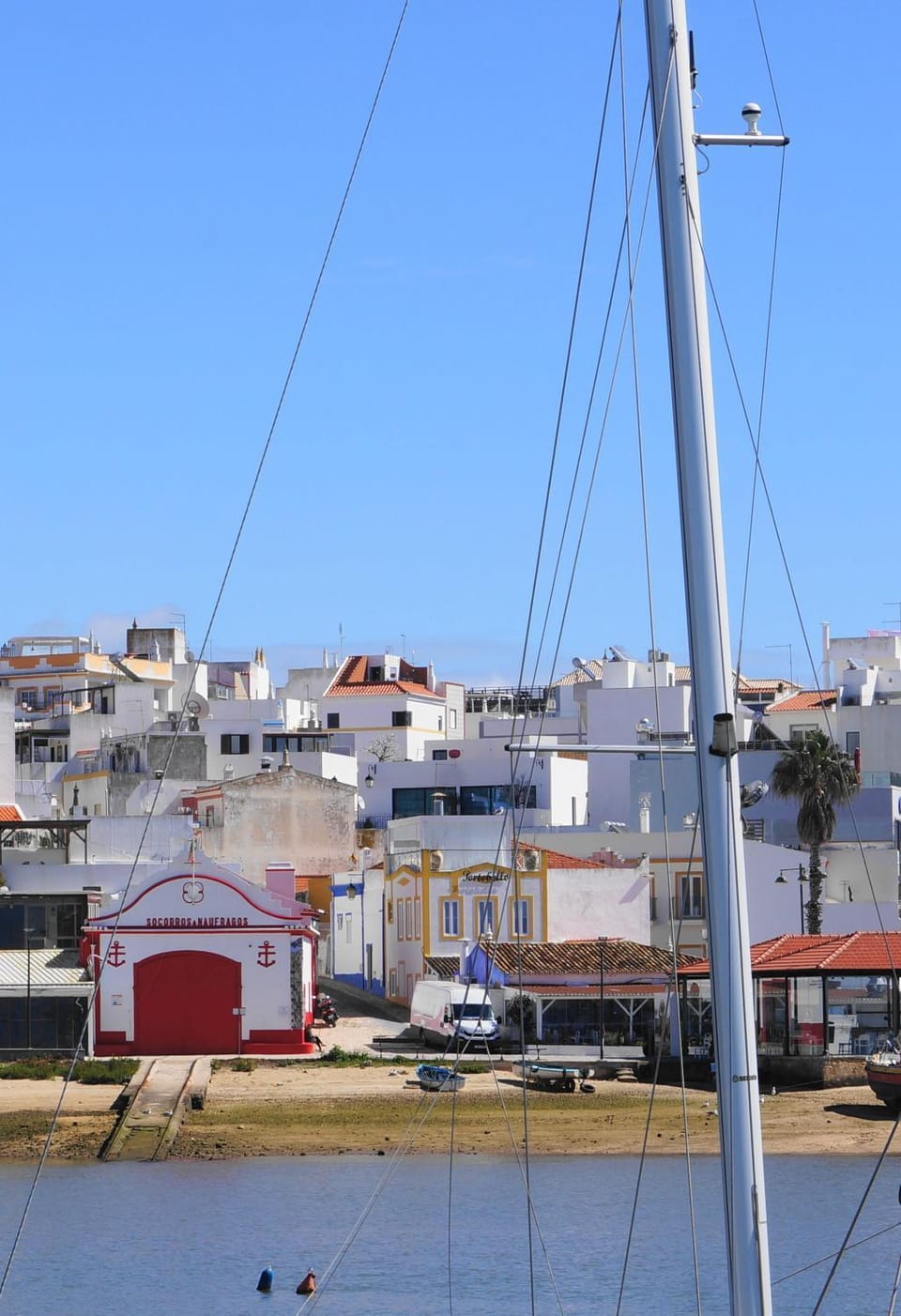 Cabines Catamaran Breakfast-Brunch Included, Optional Lunch & Dinner Cabin in Alvor